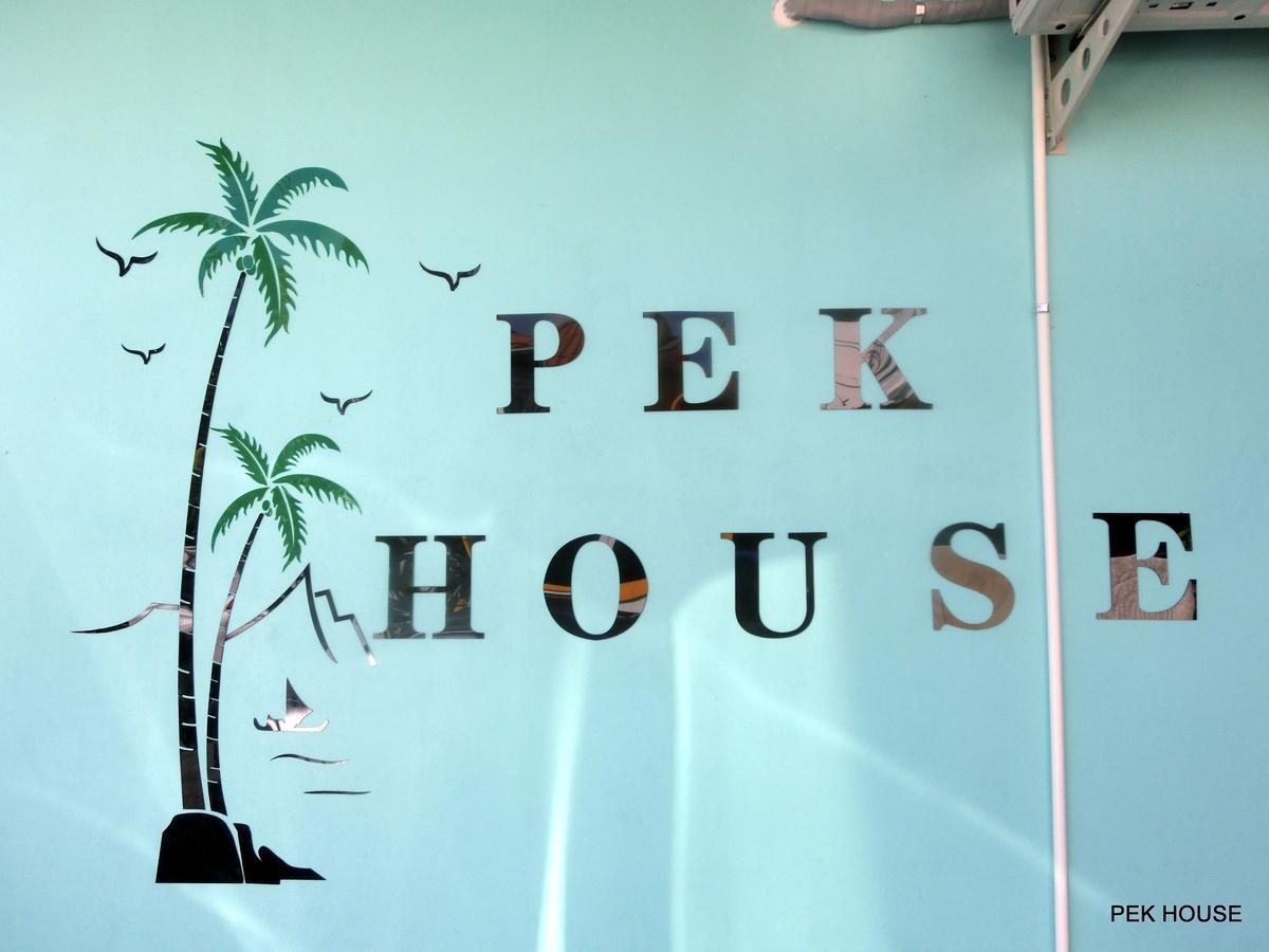 Pek House Apartment Phuket Exterior foto